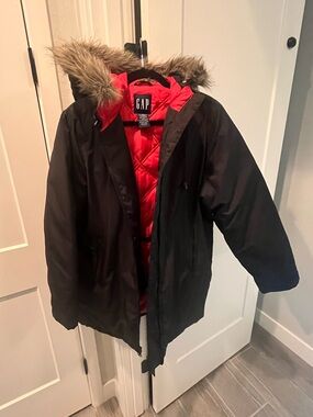 GAP women’s  Black Jacket with Red Lining and Faux Fur Hood